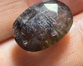 9.40 Carat Earth Mined Axinite Loose Gemstone. Rare Mineral. Golden Faceted Gems for Jewellery. 15.6 x 10.7 x 6.7 mm. Untreated SI. Gifts