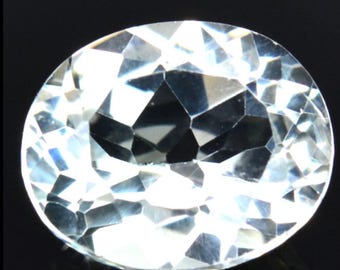 4.14 Carat Oval White Topaz Gemstone, Jewelry Making