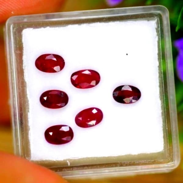Natural Pigeon Blood Red Madagascar Ruby VS 4.600 x 2.900 x 1.900 mm Gemstones for Jewelry Making and Gifts. Earth Mined