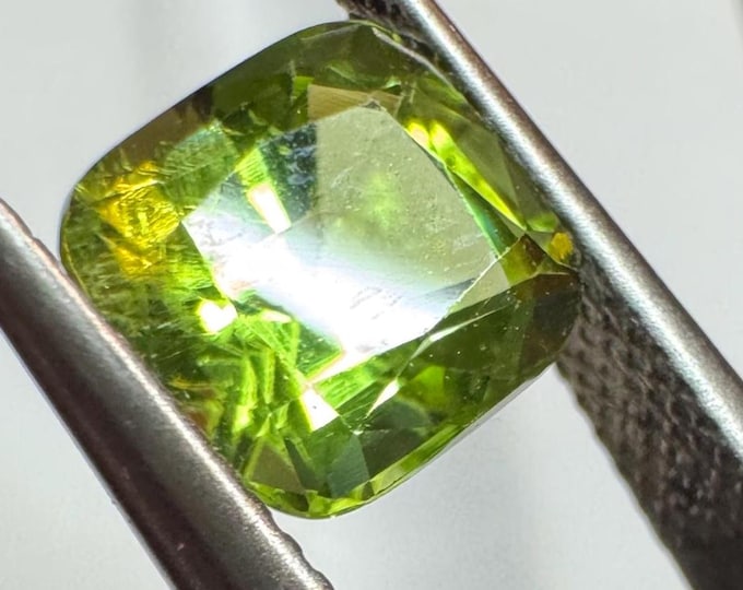 1.80 Carat Genuine Mined Peridot Faceted Loose Gemstone for Making Jewellery. Cushion Cut. 6 x 6 x 4 mm. Birthstone. Untreated. SI Grade