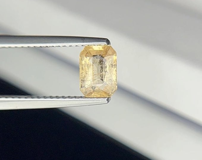 1.07 Carat Natural Yellow Sapphire Emerald Cut 7.140 x 5.100 x 2.830 mm Loose Gemstone for Jewelry Making and Gifts. Genuine Earth Mined.
