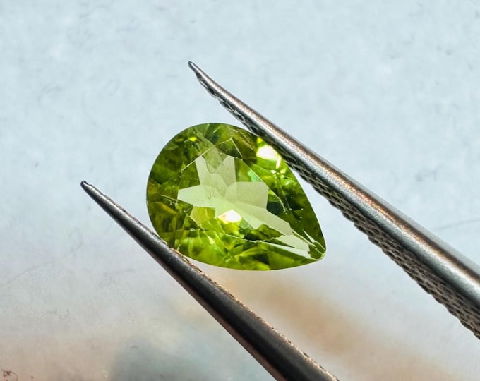 0.72 Carats Natural Green Peridot  Carats Gemstone. SI. Pear Shaped 7 x 5 x 3mm. Untreated. Medium Green. Earth Mined. Loose Gemstones.
