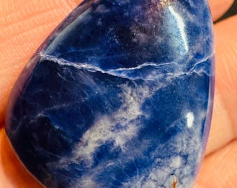 30.00 Carats Genuine Mined Sodalite. Beautiful Specimen for Making Jewellery. Palm Stones. Vibrant Blue. Perfect Gifts. 30.7 x 22.3 x 6.4mm