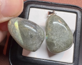 28 Carat Authentic Labradorite Pendant. Genuine Earth Mined. Healing Crystal. Purse Gemstone Charm Pendant. 22 x 16.5 x 13mm. Tumble Drop.
