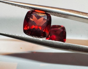 2.50 Carat Natural Almandine Garnet Pair. VVS Round Shape. 6 x 6 mm. Loose Gemstone Jewelry Making and Gifts. Untreated. 2 Piece.