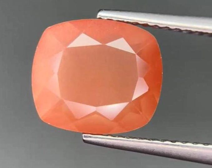 3.01 Carats Natural Bi-Color Andesine Feldspar Cushion Cut Sunstone. Untreated. Golden Peach. Loose Gemstone. 10.8 x 9.5 x 4.8 mm.