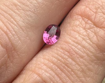 0.45 Carat Natural Malaya Garnet. Pink-Purple Oval Gemstone. Tanzania Origin. Loose Faceted Stone. SI