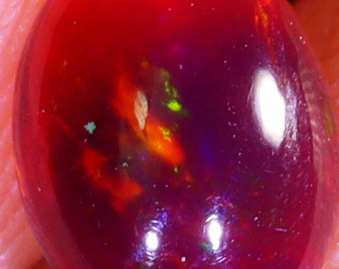 Pink Black Welo Opal 0.48 Carat. Gemstone. Genuine Earth-Mined Cabochon Stone. Loose Gemstone for Jewelry. Smoked Opal. 6.97 x 5.2 x 2.6 mm