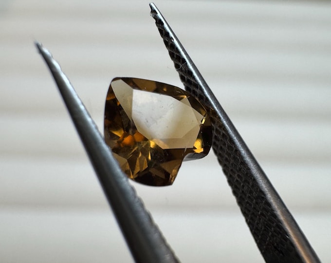 0.65 Carat Natural Cognac Citrine. Faceted Heart 6.5 x 6.4 x 4 mm. Loose Gemstone for Jewelry Making and Gift. Genuine Earth-Mined. Heated.