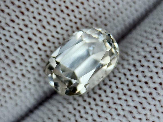 4.39 Carat Triphane Kunzite Natural Loose Gemstone (Not Lab Created). Large Faceted Oval for Jewellery Making. Birthstone. Genuine Mined