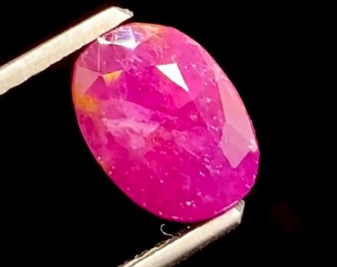 1.90 Carat Natural Mozambique Vibrant Pink Ruby 8.300 x 6.000 x 3.800 mm Loose Gemstone for Jewelry Making and Gifts. Genuine Earth Mined.