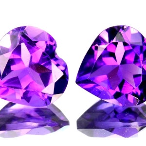 2.14 Ct Natürliche Lila Amethyst Paar Herzform Bolivien 7.000 x 7.000 x 4.200 mm Edelsteine für die Schmuckherstellung und Geschenke. Erde abgebaut