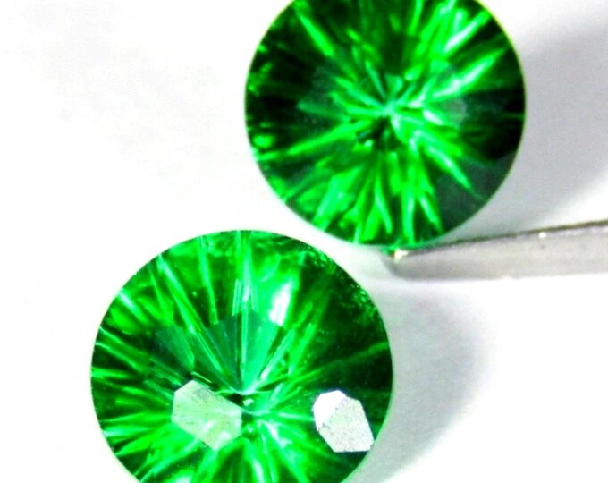 4.71 Ct Beautiful Vibrant Green Topaz Pair 8.000 x 8.000 x 5.301 mm Round VVS Loose Gemstone for Jewelry Making and Gifts. Earth Mined.