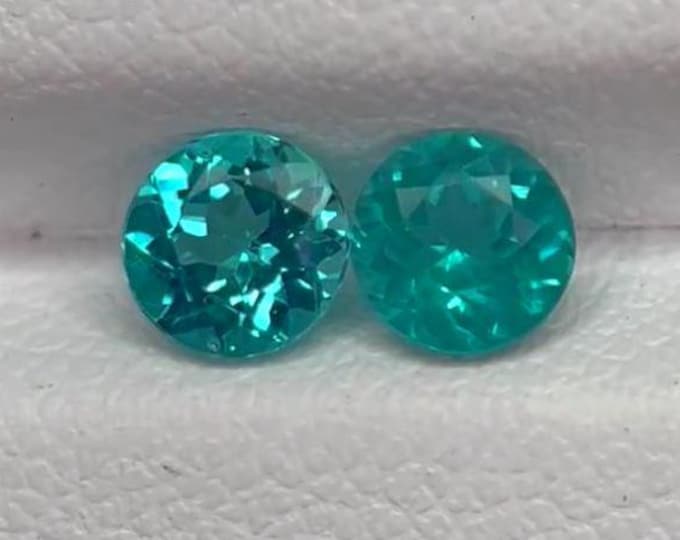 1.13 Carat Stunning Vibrant Blue Apatite. Natural Loose Gemstone for Jewellery. Genuine Mined. VS (High Luster) Faceted Round.