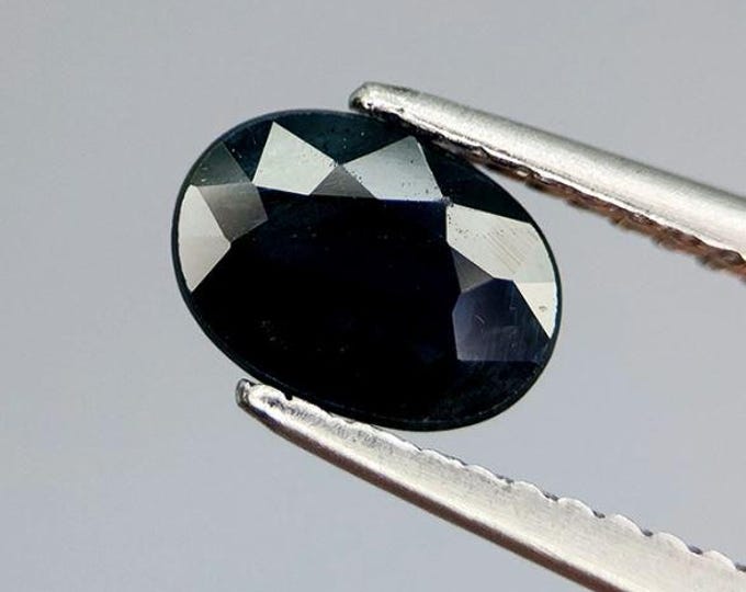 0.88 Ct Natural Dark Blue Sapphire. Loose Gemstones for Jewelry. Faceted Oval Shape. 7.1 x 5.1 x 3 mm. Birthstone and Gifts. VS Grade Stone