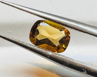 0.80 Carat Earth-Mined Whiskey Gold Citrine. Faceted Cushion Cut. Loose Gemstone for Making Rings. SI. 7mm x 5mm. Jewelry Supplies.