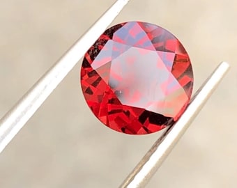 1.85 Carat Natural Deep Red Spessartine Garnet Unheated 7.900 x 7.950 x 3.900 mm Loose Gemstone for Jewelry Making and Gifts. Earth Mined.