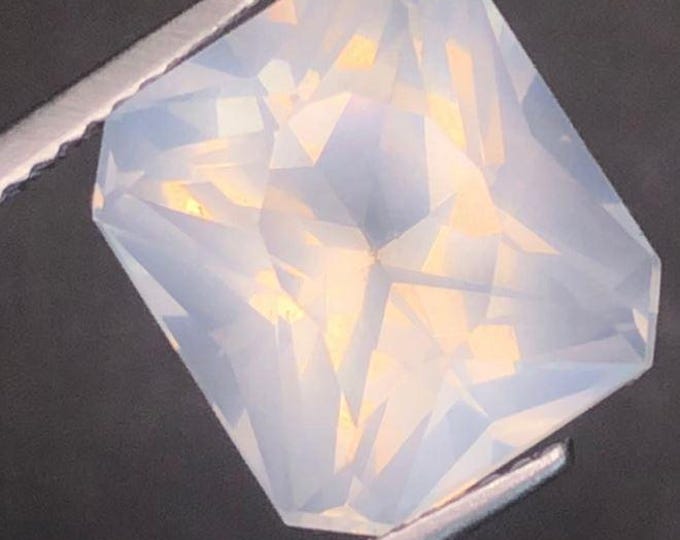 8.00 Carat White Quartz. Loose Gemstone Faceted Fancy Cut. 12.8 x 11.3 x 9mm. VS. Quartz Gemstone for Jewellery. Birthstone.