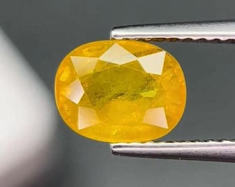 2.01 Carat Yellow Sapphire. Faceted Oval Gemstone for Making Jewellery. SI. 8.0 x 6.3 x 4.3 mm. Earth Mined Birthstone. Pendants.