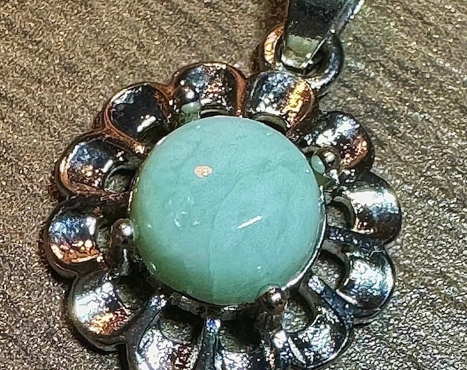 Real Chinese Jade Horn Pendant for Necklace & Gifts. 28.8 Carat Total. Beautiful Green Pendant with Silver Coloured Clasp. Created in Canada