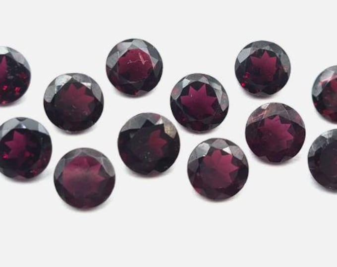 2.45 Carat Earth-Mined Grape Garnet. Faceted Round Loose Gemstone. Purple Garnet. Jewelry Supplies. Rings. Gifts. 8x8mm. Birthstone.