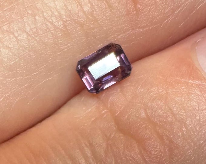 0.65 Carat Natural Spinel. SI Grade. Beautiful Light Purple Spinel. Ring & Jewellery Making Loose Gemstone. Gift. Untreated. Earth Mined