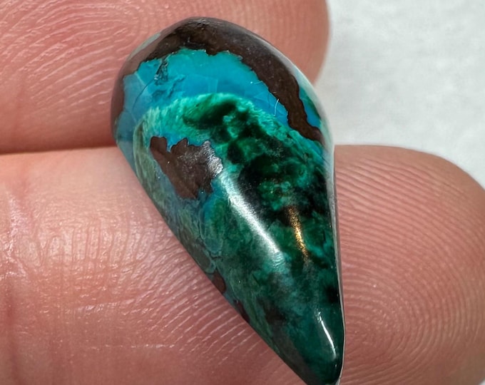 8.85 Carat Chrysocolla Cabochon. Genuine Earth Mined. Cabbed in Canada. 20.8 x 9.2 x 5.6 mm for Jewelry Making and Gifts. Teal Blue.