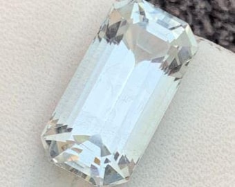 7.05 Carat Natural Light Blue Aquamarine. Faceted Emerald Cut Loose Gemstone. Birthstone Gifts. 15 x 8 x 7 mm. Genuine Mined. SI. Untreated