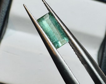 0.55 Carat Seafoam Green Tourmaline. Faceted Rectangle Cut. Loose Gemstones for Jewelry. SI. Natural Untreated. 7 x 3.2 x 2.6 mm. Untreated