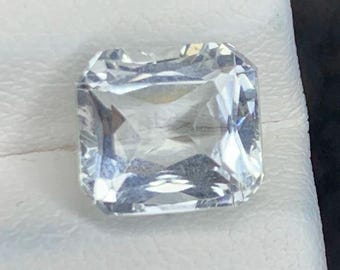 2.70 Carat Natural Aquamarine. Faceted Emerald Cut Loose Gemstone. Birthstone Gifts. 8 x 7 x 5 mm. Genuine Mined. VS
