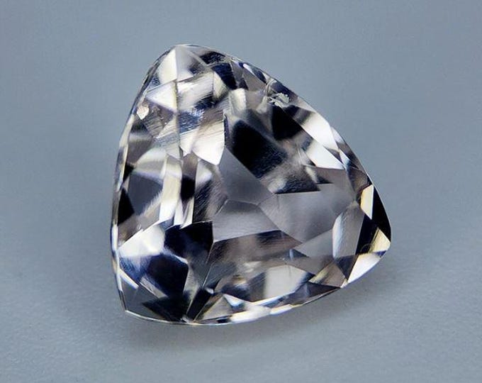 2.64 Carat Natural Kunzite Loose Gemstones for Jewelry. VS. Rose Pink. Faceted Trillion. Genuine Mined. 9 x 8 x 5 mm. Birthstone and Gifts.
