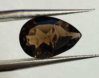 2.95 Carat Smokey Quartz. Earth-Mined Brown Quartz. Faceted Pear Loose Gemstones for Jewelry. Heated. 12.2 x 8 x 4.9mm. SI. Birthstone