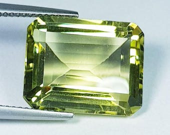 13.05 Carat Earth Mined Lemon Gold Citrine. Faceted Rectangle. Loose Gemstone for Making Rings. VVS. 16.4 x 13.0 x 8.0 mm