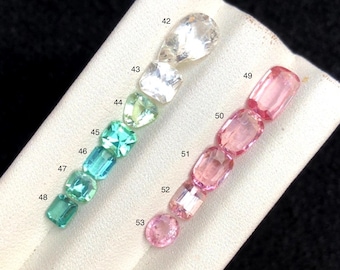 Tourmaline naturelle de différentes coupes Clarté non chauffée VS vendue individuellement Pierres précieuses en vrac pour la fabrication de bijoux et de cadeaux. Véritable extrait de terre