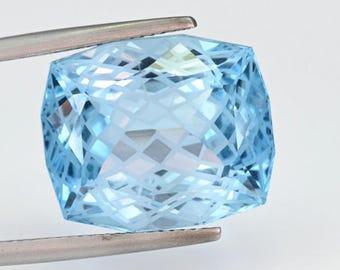28.02 Carat Incredible Blue Topaz Fancy Cut Top Lustre 18.200 x 15.300 x 10.900 mm Gemstone for Jewelry Making and Gifts. Earth Mined.