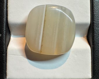 Agate 20 Carat Cushion Cut Cabochon. Natural Untreated. Unheated for Jewelry Making and Gifts. Earth Mined. 18.1 x 17.7 x 6 mm