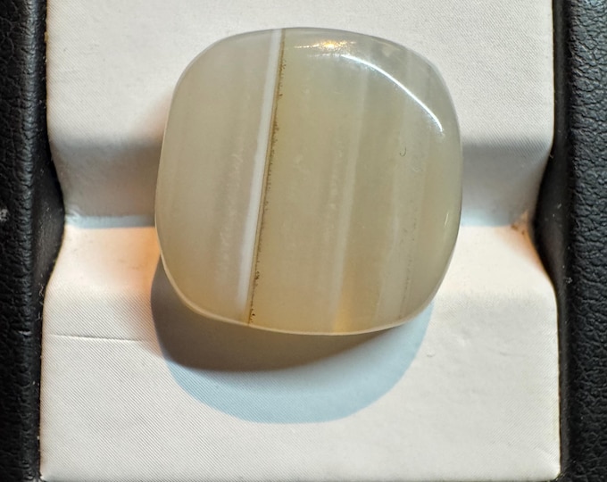 Agate 20 Carat Cushion Cut Cabochon. Natural Untreated. Unheated for Jewelry Making and Gifts. Earth Mined. 18.1 x 17.7 x 6 mm