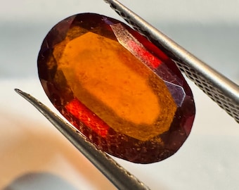2.35 Carat Genuine Hessonite Garnet. Rust Red Loose Gemstone for Making Jewellery. Faceted Oval Cut. Unheated. 10 x 6.5 x 3.5mm.