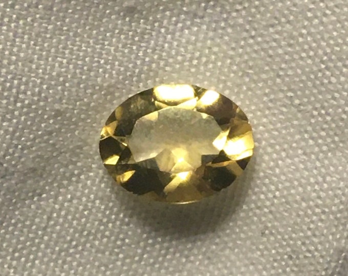 1.40 Carat Oval Light Citrine Loose Gemstones. Earth Mined. Quartz Yellow. Single Gemstone for Jewelry and Earrings. Heated. 9 x 7mm