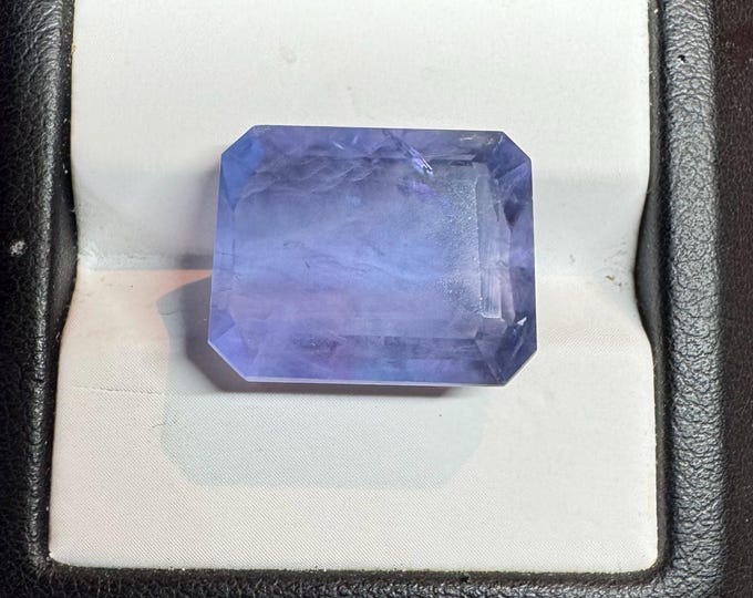 19.10 Carat Blue Fluorite. Large Loose Gemstone. Jewellery Supplies. Gifts. Genuine Mined. SI. 17.2 x 14.1 x 7.8 mm. Collector Stone.