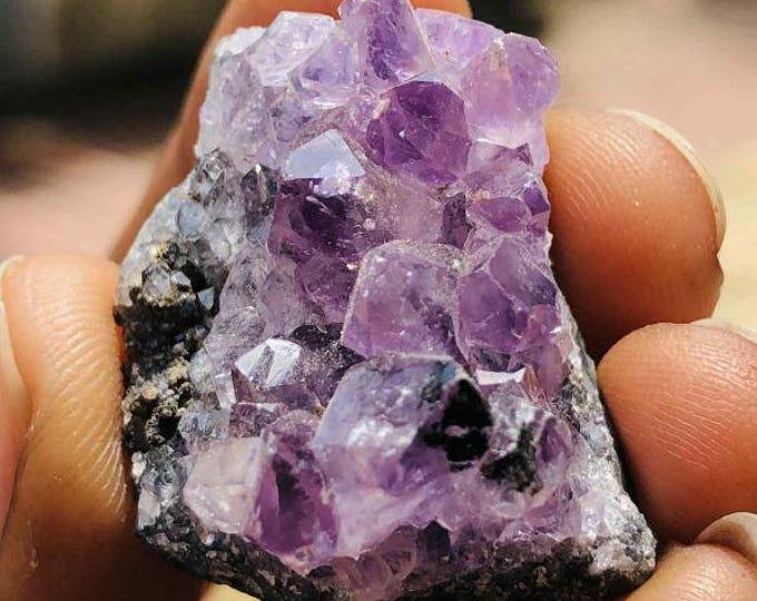 Amethyst Rough Gemstone Specimen. Genuine Earth Mined. 60 Carat. Vibrant Purple. 30 x 24 x 14 mm. Authentic Healing Crystal. Birthstone Gift