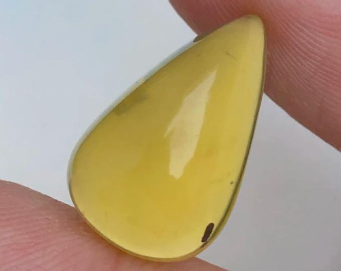 9.15 Carat "Potch" Yellow Opal. 18.4 x 11.6 x 8.3 mm. Untreated. Gemstones. Cabochon. Birthstone Gift. Natural Gemstones. No Flash.