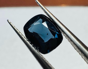 1.01 Carat Spinel Midnight Blue. 100% Natural. 6.8 x 5.4 x 2.9 mm. Loose Gemstone for Jewelry Making and Gifts. Earth Mined. SI. Untreated.