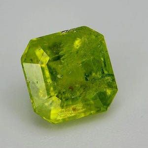1.55 Genuine Mined Peridot Faceted Loose Gemstone for Making Jewellery. Square Cut. 6 x 6 x 4 mm. Birthstone. Untreated. I Grade