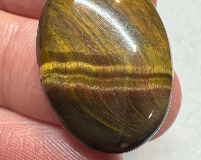 13.80 Tigers Eye Cabochon. Healing Stone. Oval Shape. Loose Gemstones for Jewelry. Genuine Mined. Untreated. Cabbed in Canada.