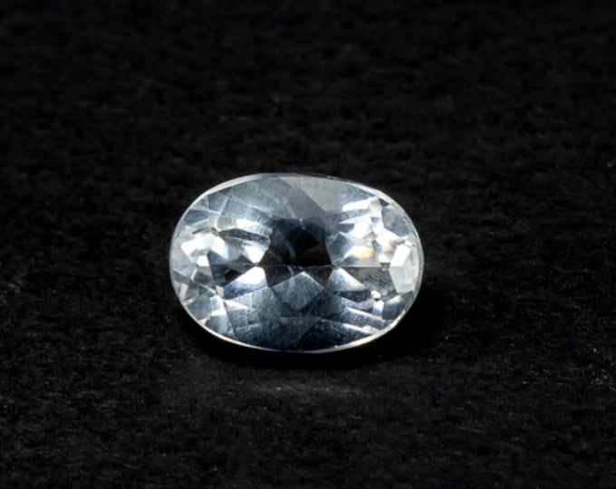 0.76 Carat Natural White Topaz Oval Cut  7.000 x 5.000 x 3.600 mm Loose Gemstone for Jewelry Making and Jewelry Artisans. Earth Mined.