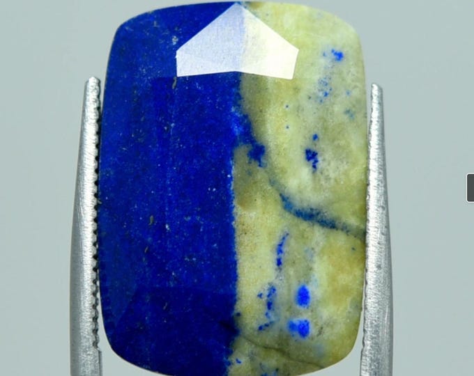 14.04 Carat Unusual Natural Lazurite Bi-Coloured 19.630 x 13.760 x 6.610 mm Loose Gemstone for Jewelry Making and Gifts. Genuine Earth Mined