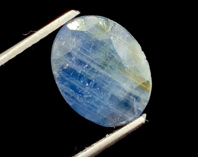 4.55 Carat Natural Deep Blue Sapphire Oval Cut Sri Lanka 11.40 x 8.90 x 4.40 mm Loose Gemstone for Jewelry Making and Gifts. Genuine Mined.