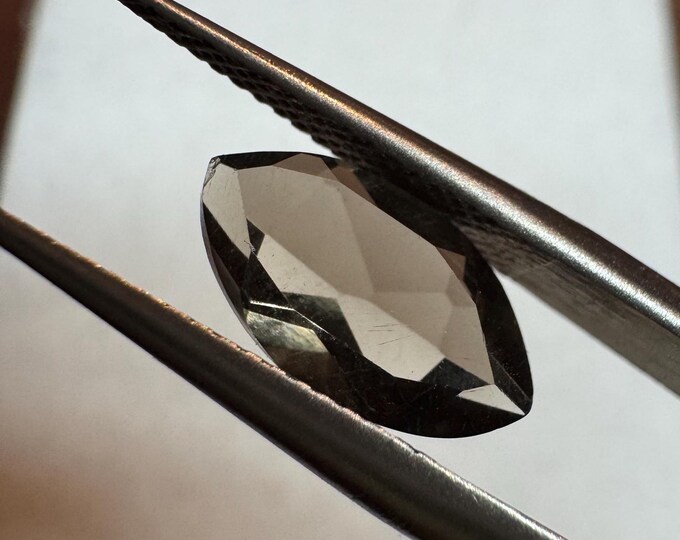 1.50 Carat Earth Mined Smokey Brown Quartz. Faceted Marquise.l Loose Gemstones for Jewellery. Untreated. 11 x 6 x 3.9mm. VS. Birthstone.