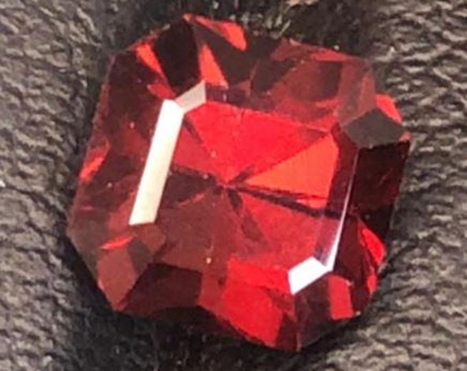 1.80 Carat Natural Almandine Faceted Garnet Square Cut. Loose Gemstone for Jewellery. Bold Red. 6.2  x 6.2 x 5.4. Earth Mined. Ring Quality.